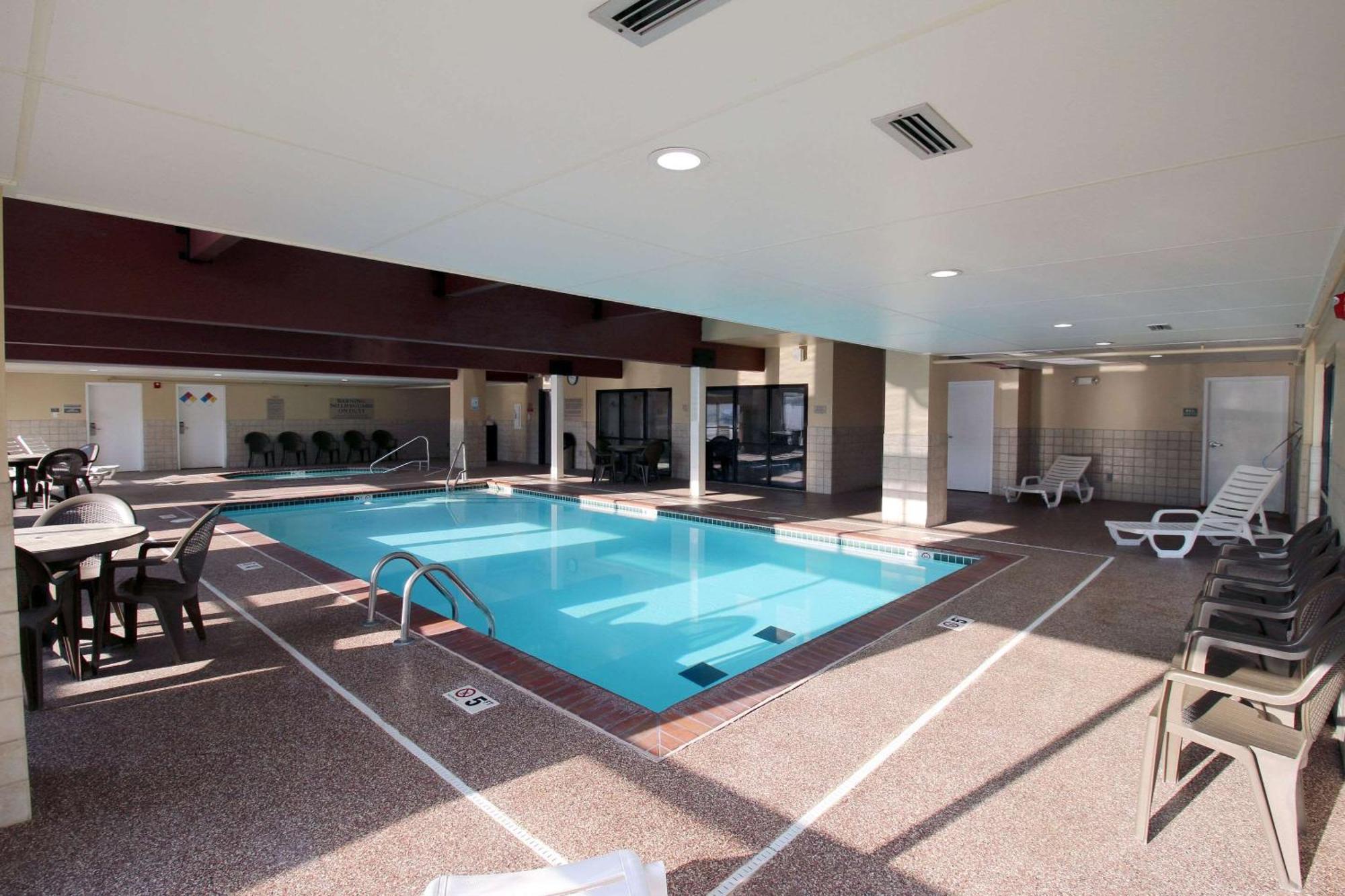 Country Inn & Suites By Radisson, Council Bluffs, Ia 외부 사진
